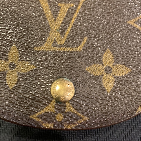 Louis Vuitton Coin Purse - Picture 11 of 16